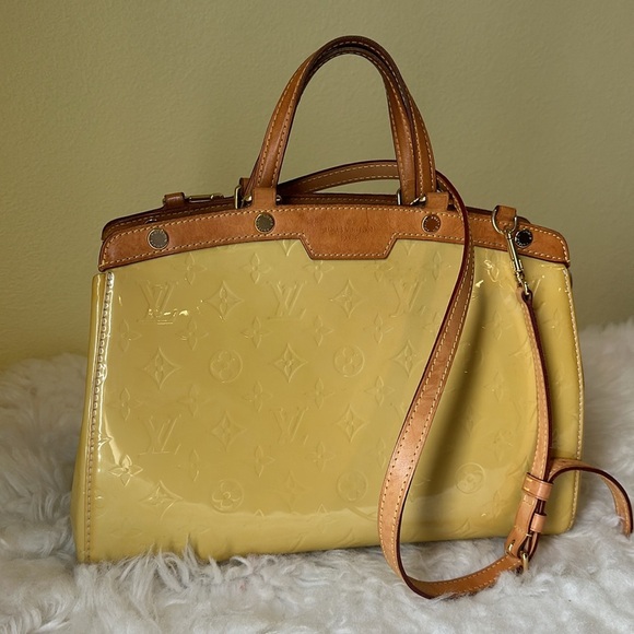 💯Authentic LOUIS VUITTON 
Vernis Brea MM Blanc Corail  Handbag🍀 - Picture 15 of 17